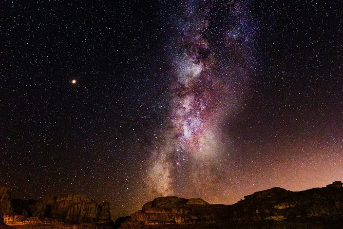 Stargazing Adventure in Jordan - Follow the green laser through the constellations