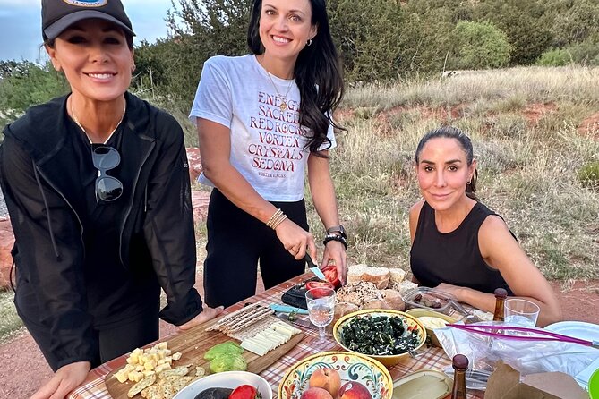 Sunset Sedona Sacred Places -gourmet picnic dinner and stargazing - A private Sedona day with room to change direction