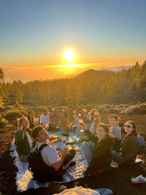Teide: Small Group Sunset Adventure with Picnic & Stargazing - What to wear for a cold mountain evening