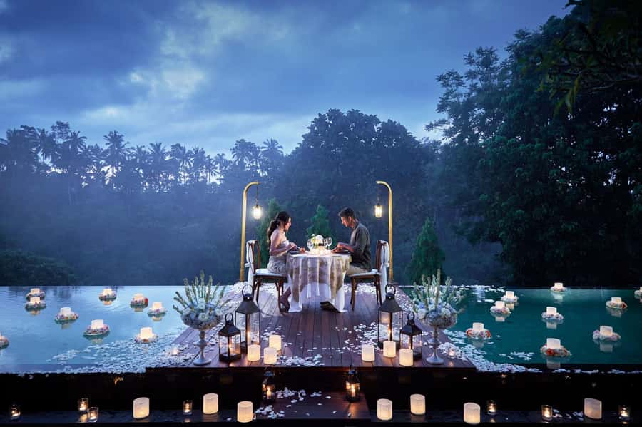 Ubud: Romantic Floating Dinner Under the Stars - Why the 7:00 PM timing matters