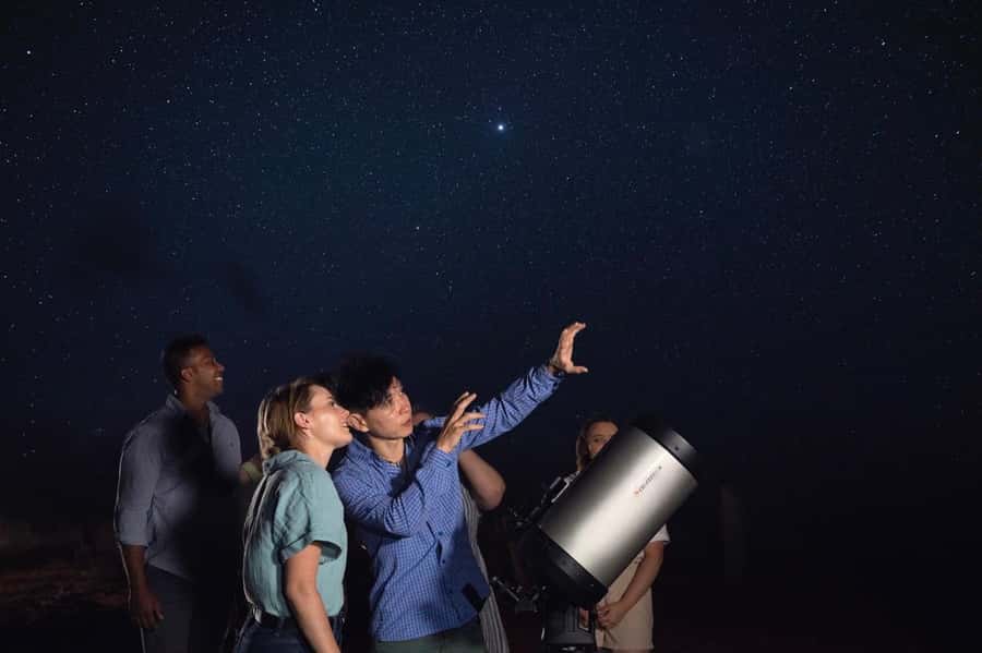 Uluru: National Park Astronomy Tour with Telescope and Photo - Group size, waiting, and the rhythm of the evening